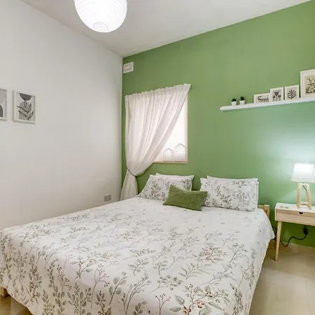 Cosy 2br With Private Balcony In Serene Qawra By 360 Estates
